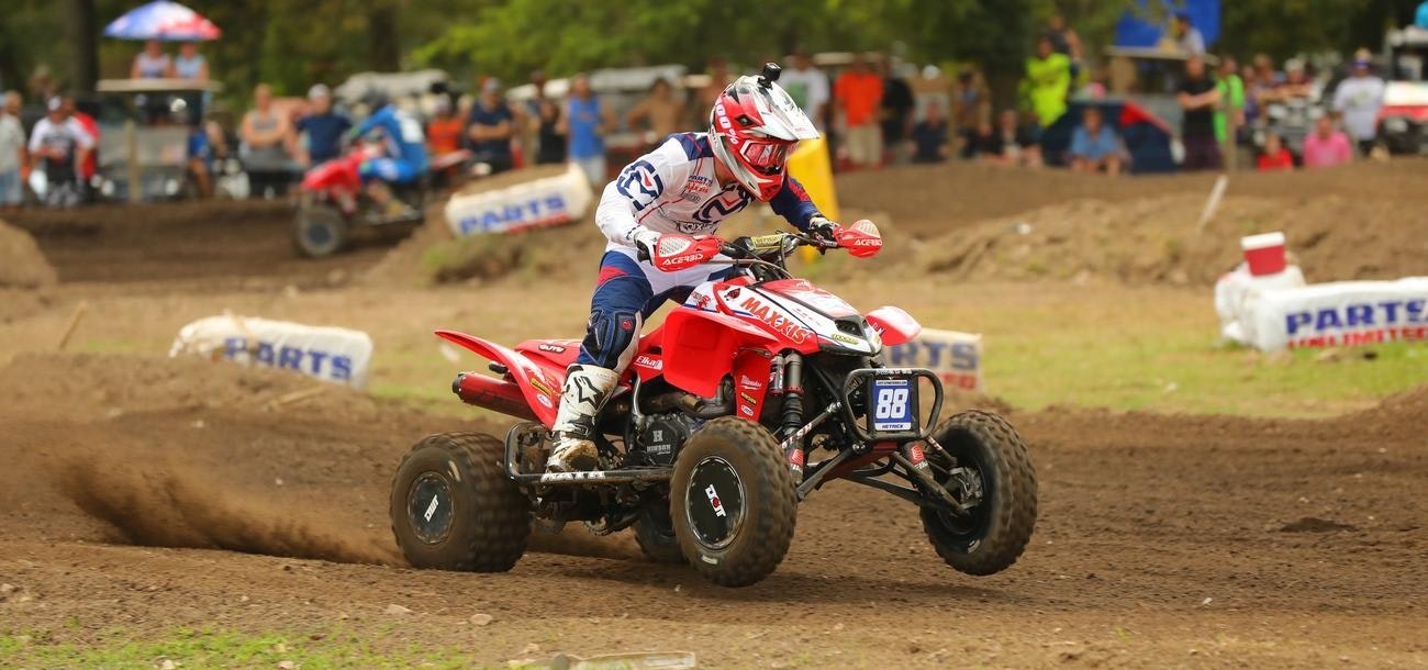 Photo Gallery: Loretta Lynn Pro