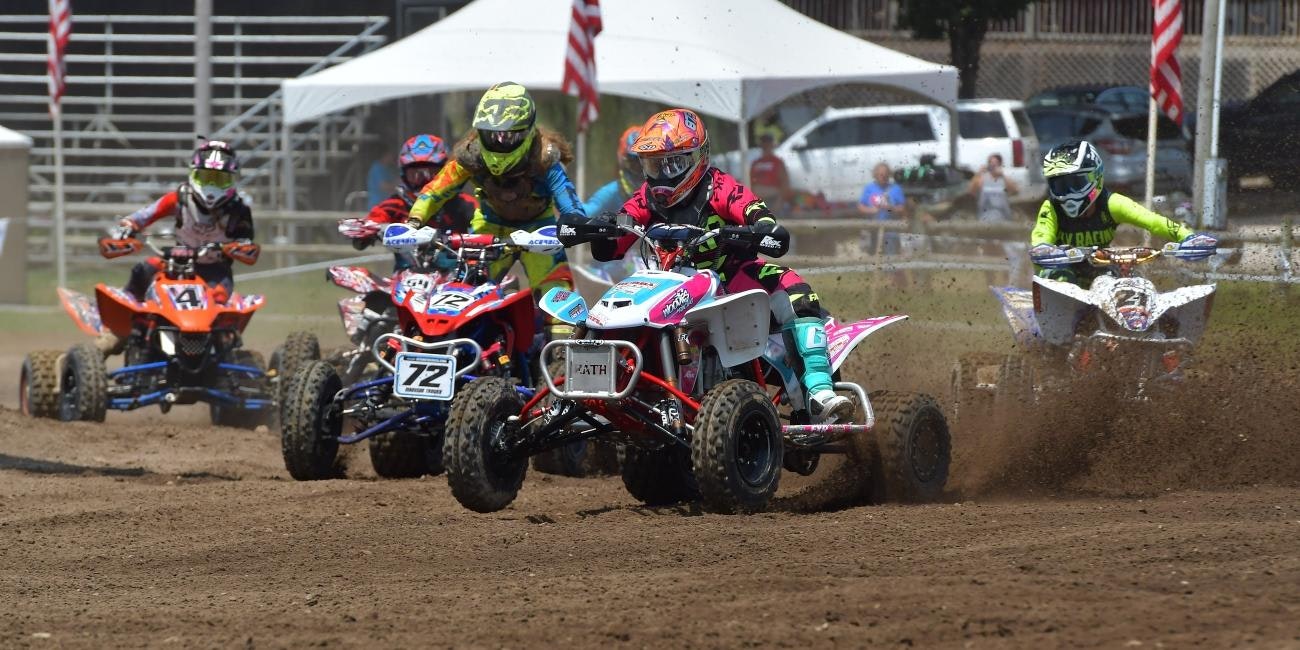 Photo Gallery: Loretta Lynn Amateur