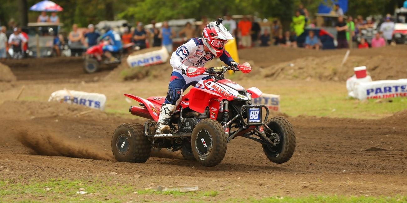 Photo Gallery: Loretta Lynn Pro